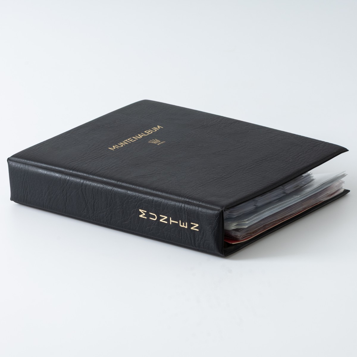 Goudwisselkantoor auction: World. Lot (269) Album & 9 Coincards. Average VF