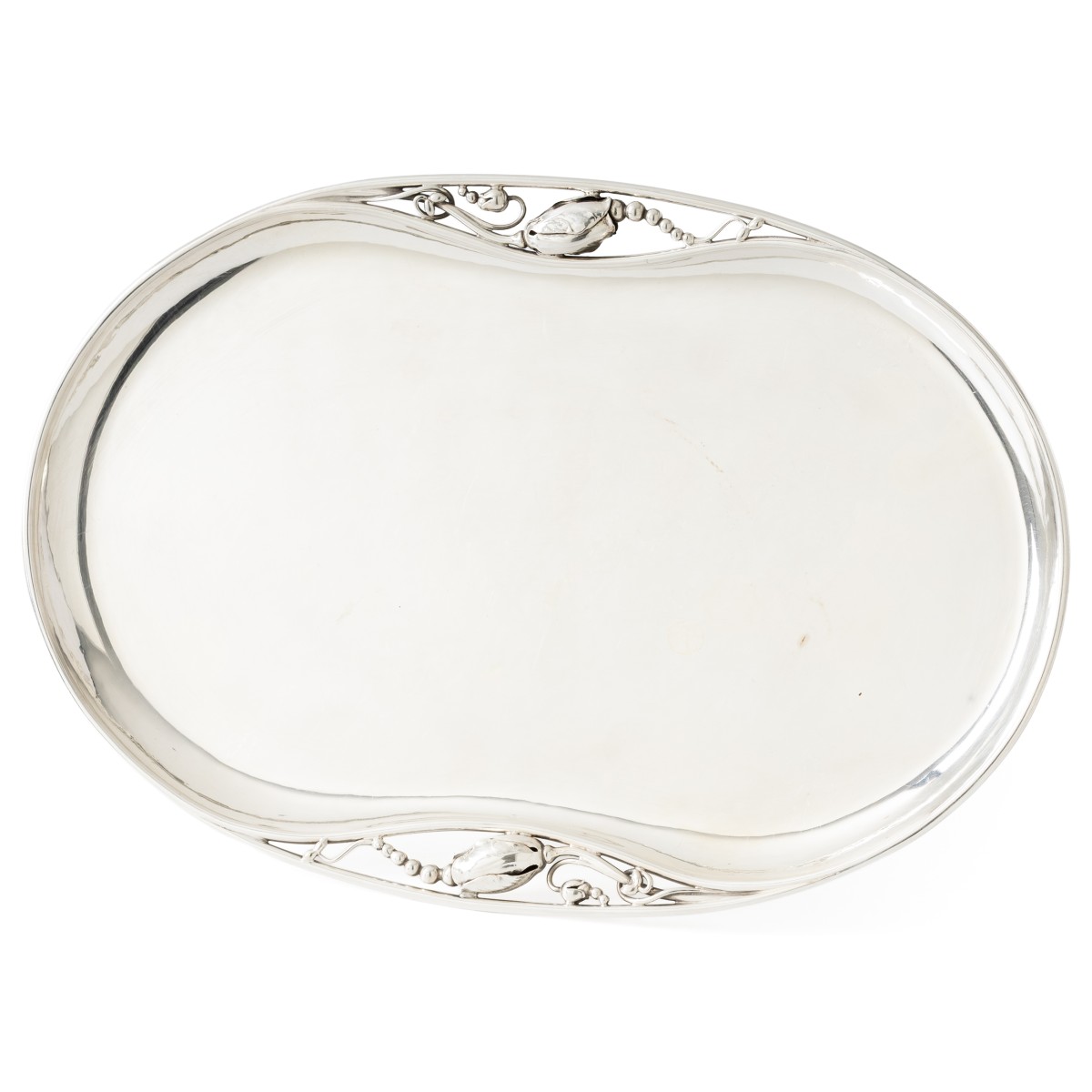 Goudwisselkantoor auction: Georg Jensen dienblad, model Blossom, Kopenhagen ca. 1950, zilver