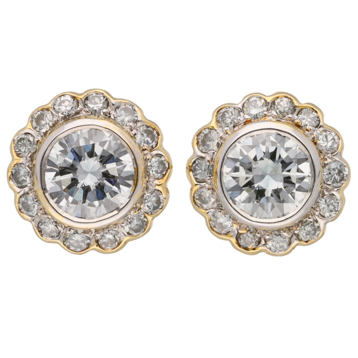 Goudwisselkantoor auction: 14K Geelgouden entourage oorstekers bezet met diamant