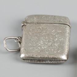 2-delig lot tondeldoosjes / Vesta cases zilver.