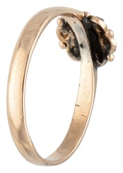 BWG 10 kt. roségouden rozet ring bezet met glasgranaten.