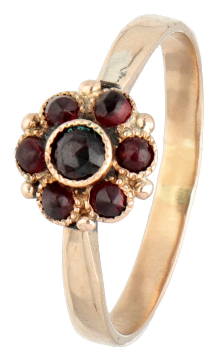 BWG 10 kt. roségouden rozet ring bezet met glasgranaten.