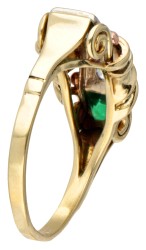 14 kt. Tricolor gouden retro ring bezet met ca. 0.09 ct. diamant en toermalijn.