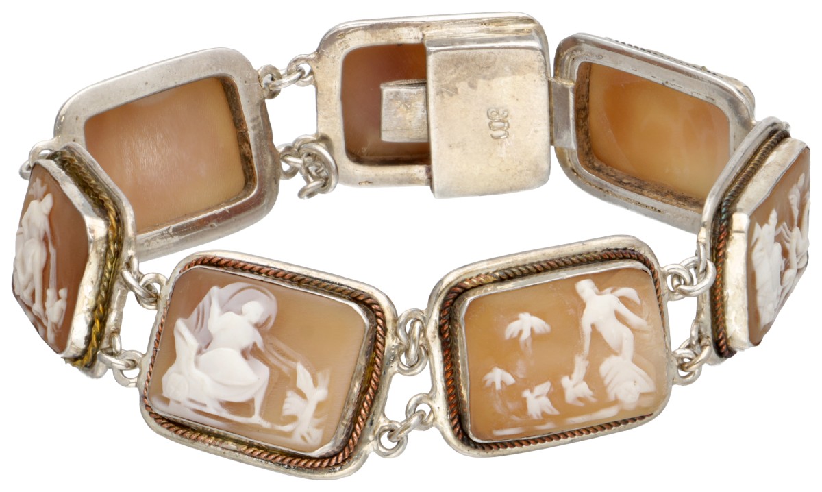 Vintage sterling zilveren armband bezet met cameeën met Grieks / Romeinse scenes.
