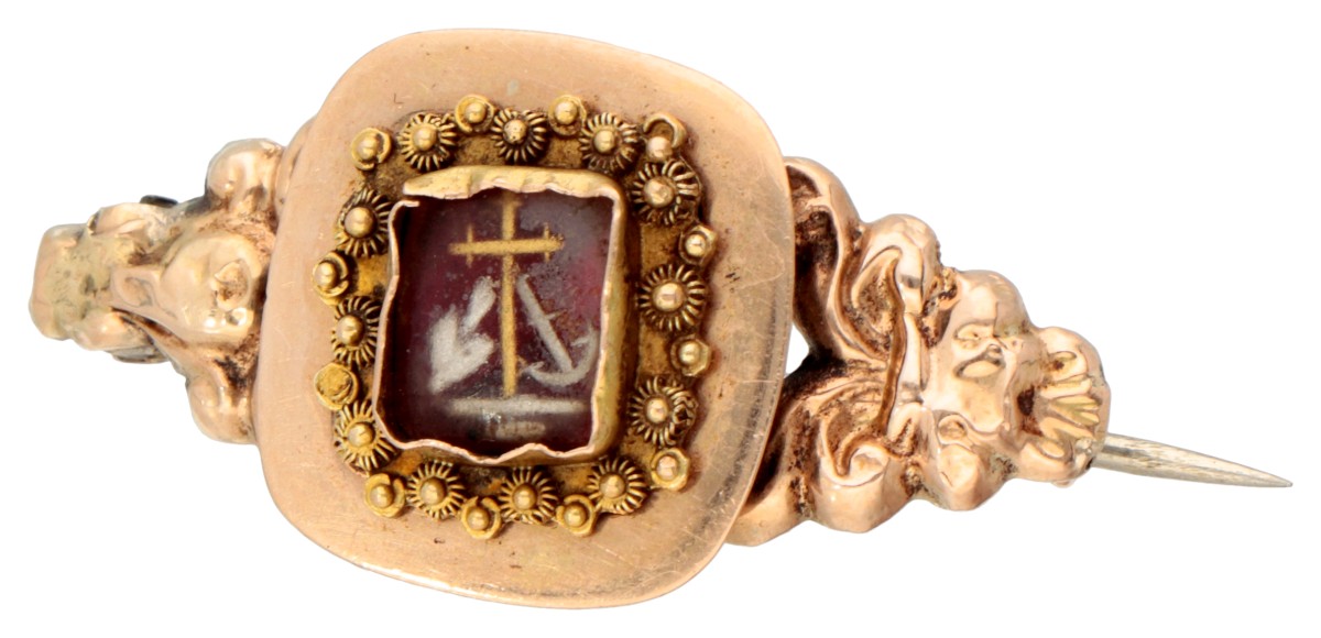Victoriaanse 14 kt. geelgouden Nederlandse geloof, hoop en liefde rouwbroche met cantille decoratie.