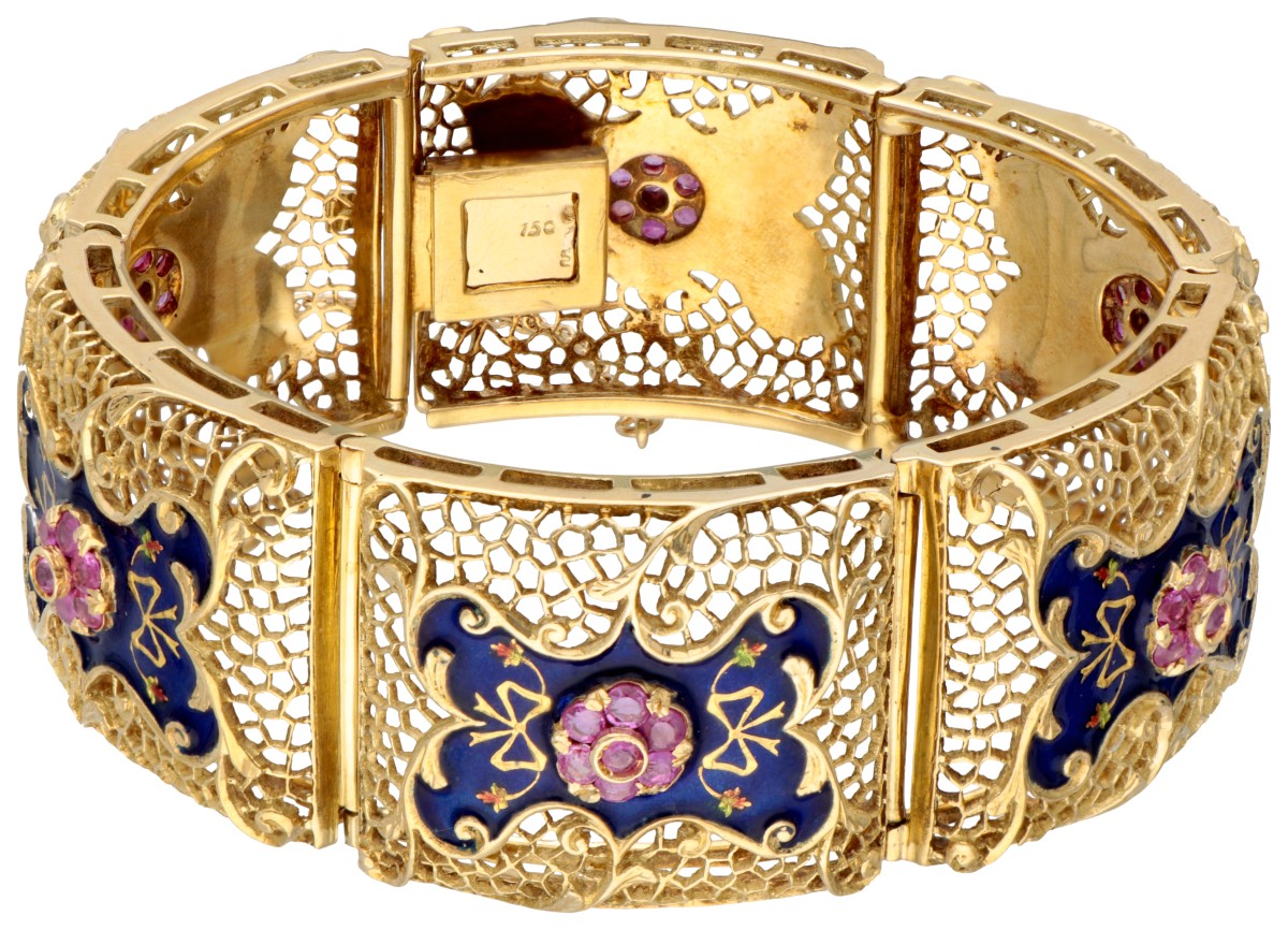 Vintage 18 kt. geelgouden opengewerkte armband bezet met ca. 2.95 ct. natuurlijke robijn en blauwe emaille.