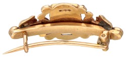 Antieke 14 kt. geelgouden rouw broche voorzien van uit haar vervaardigde voorstellingen van bloemen.