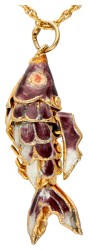 18 kt. Geelgouden collier met een BWG geelgouden geëmailleerde flexibele vishanger.