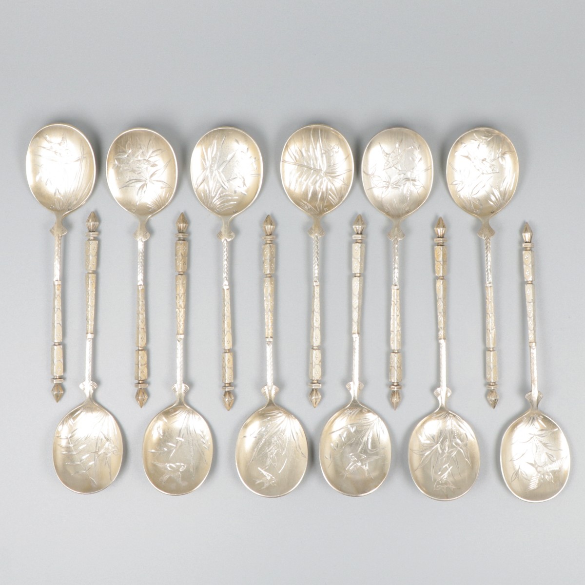 12-delige set ijslepels zilver.