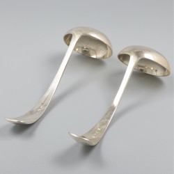 2-delige set sauslepels Haags lofje zilver.