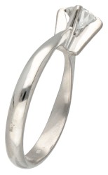 18 kt. Witgouden solitair ring bezet met ca. 0.37 ct. diamant.