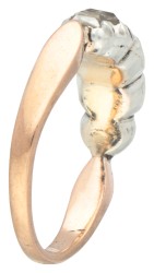 14K Gouden antieke ring met tafel geslepen diamanten op folie.