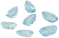 Lot van zeven losse topazen.