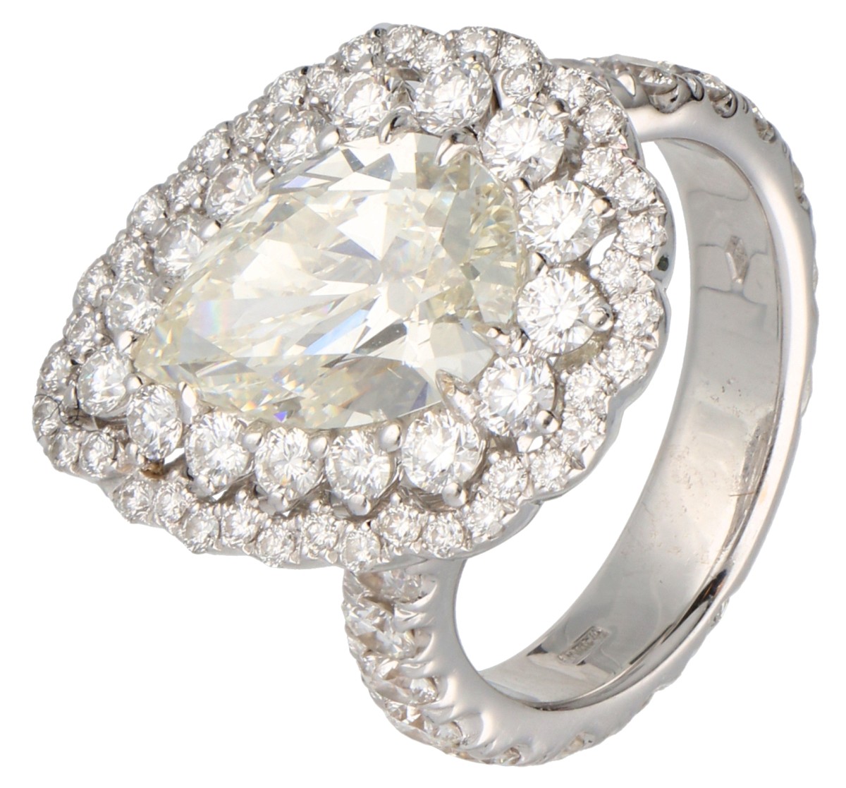 Goudwisselkantoor auction: Crivelli 18K white gold certified halo ring set with approx. 3.12 ct. pear cut diamond and approx. 2.45 ct. surrounding diamonds.