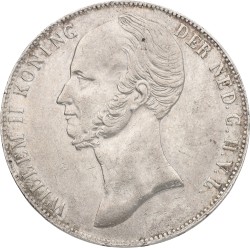 2½ Gulden. Willem II. 1845 - Without line between crown and shield. VF / XF.