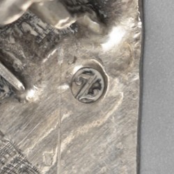 Miniatuur poppenkast, J. Verhoogt (1894-1936), Hoorn 1909, zilver.