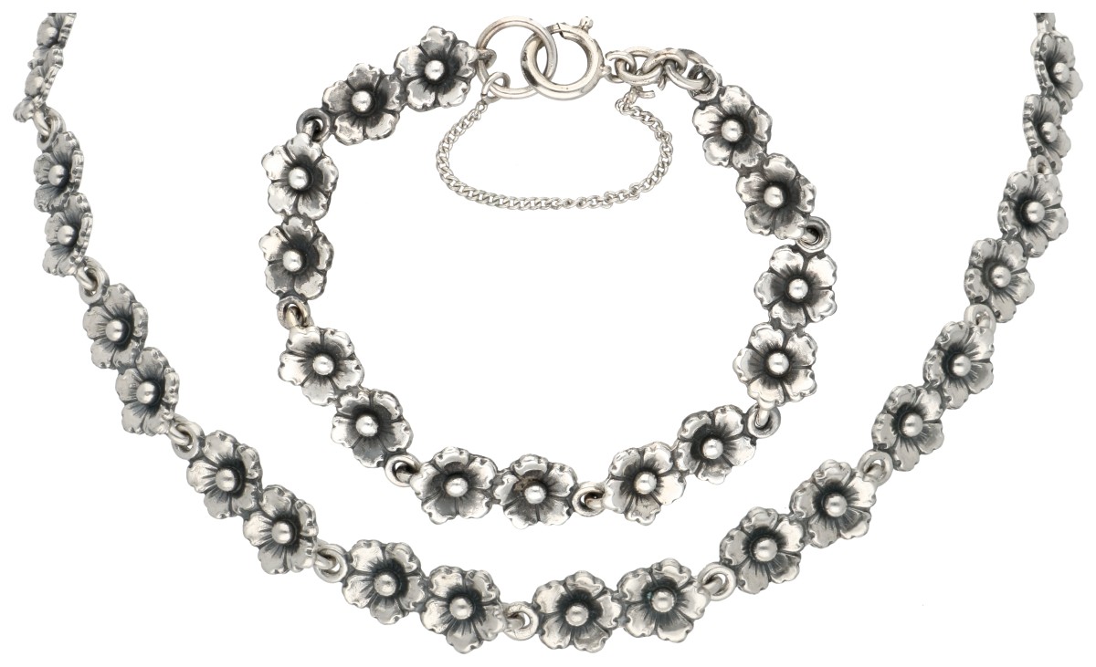 N.E. From Deense design sterling zilveren demi-parure met bloemen
