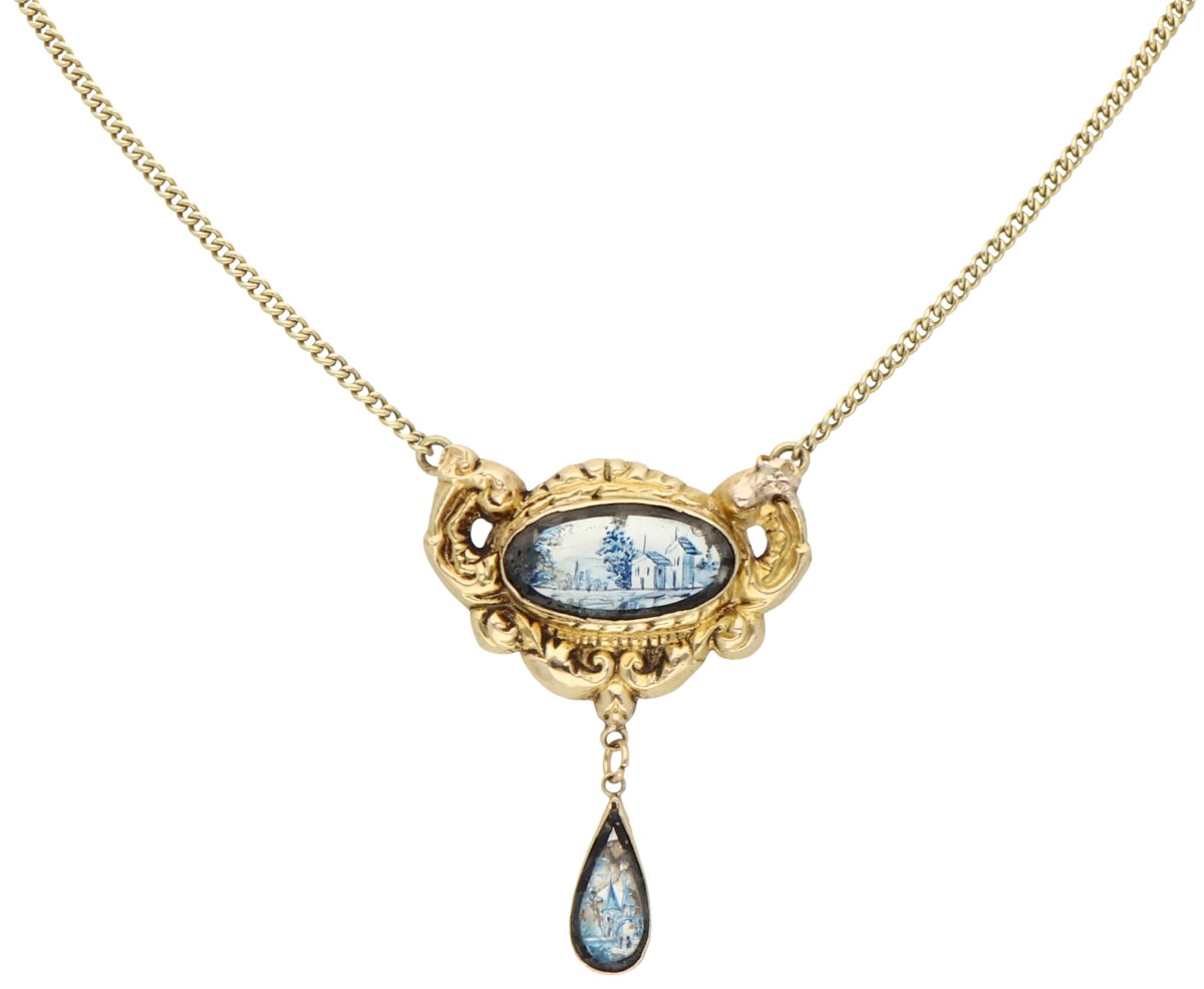 Goudwisselkantoor auction: 18K yellow gold antique necklace with a painted centrepiece