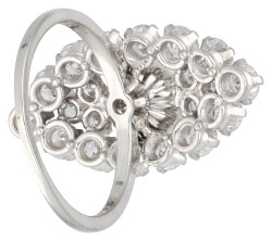 Platina navette ring bezet met ca. 1.98 ct. diamant en cultivé parel