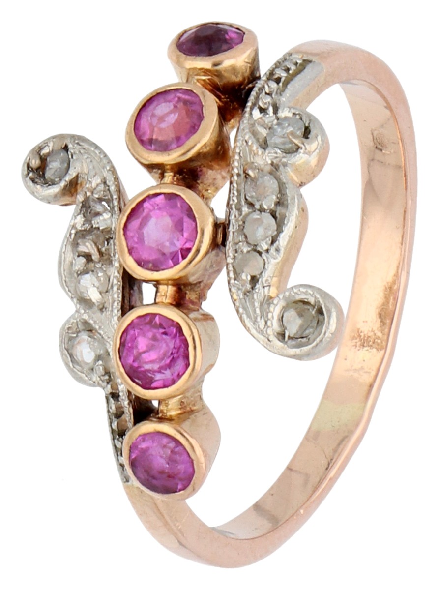 14K roségouden antieke ring  bezet met diamant en robijn