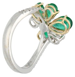 18K witgouden ring bezet met diamant en smaragd