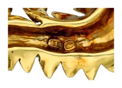 14K geelgouden draken broche bezet met ca. 0.26 ct. diamant, robijn en emaille