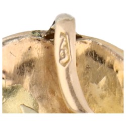 Drie-rijig antieke bloedkoralen collier met 14K geelgouden slot