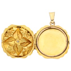 18K Geelgouden vintage medaillon floraal gedecoreerd met diamant