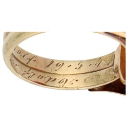 BWG geelgouden ring bezet met robijn en diamant