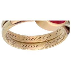 BWG geelgouden ring bezet met robijn en diamant