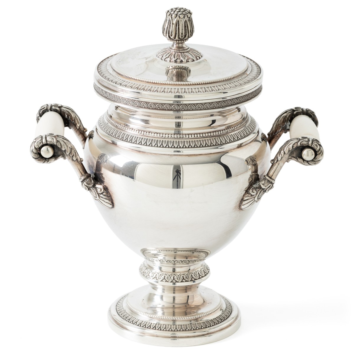 Goudwisselkantoor auction: Sugar bowl, Wolfers Frères, Brussels ca. 1945-1950, silver