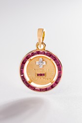 18K geelgouden qu’hier que demain hanger bezet met robijnen en diamant