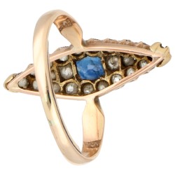 14K roségouden navette ring bezet met ca. 0.46 ct. saffier en diamant