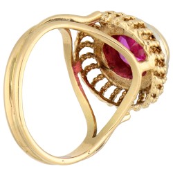18K geelgouden ring bezet met een synthetische saffier