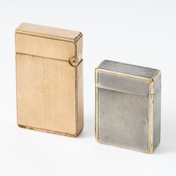 S.T. Dupont Ligne 2 Brushed gold plated finish aansteker / Ligne 1 small Guilloché aansteker verzilverd
